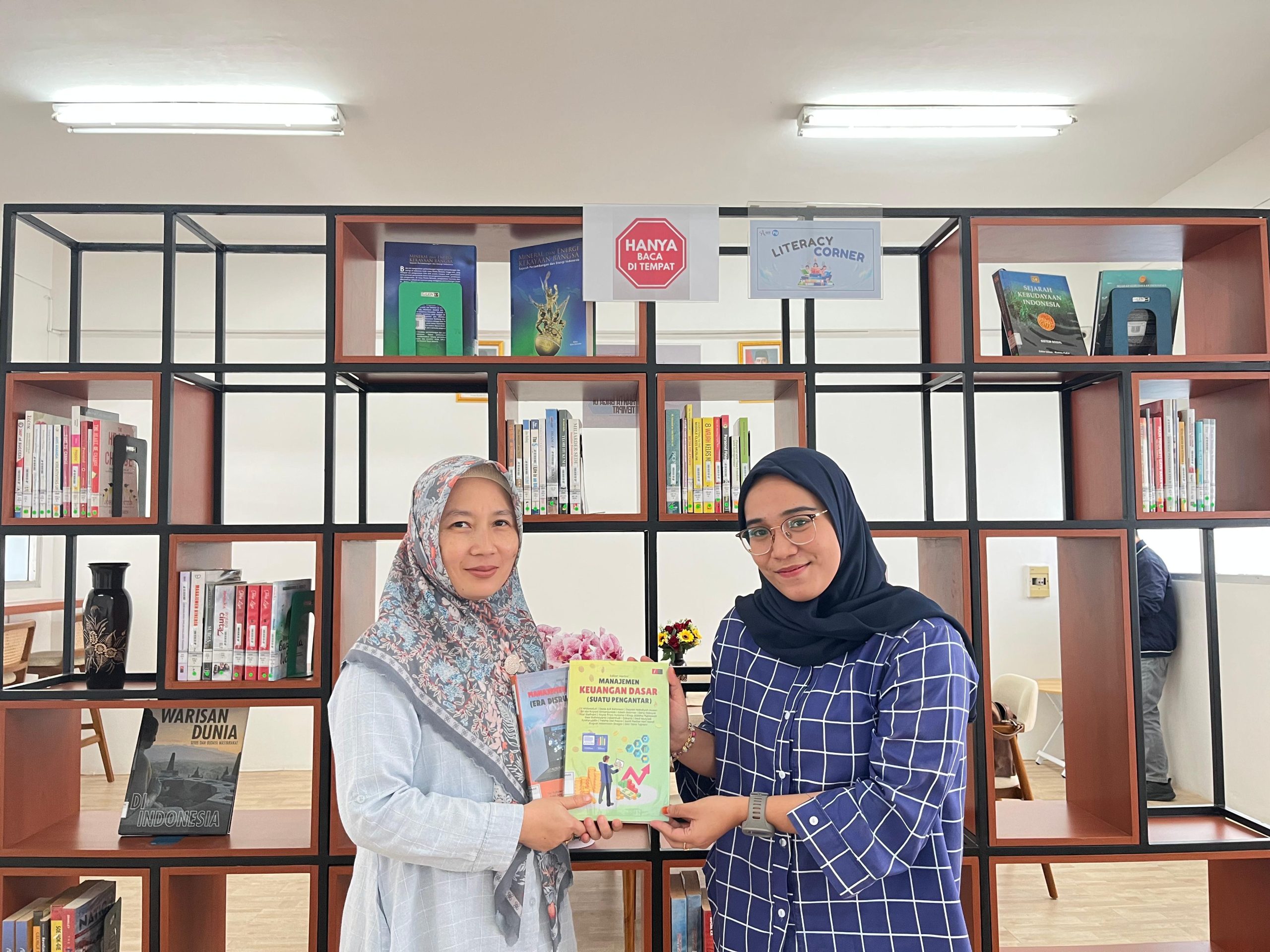 Hibah Buku – 22 November 2024